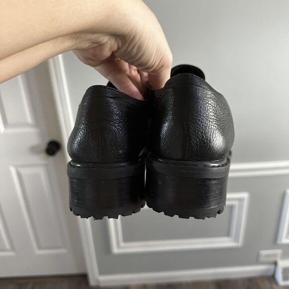Schutz Chunky Lug Sole Loafer Women's Size 7.5 B Black Leather Gunmetal Chain - Picture 4 of 7
